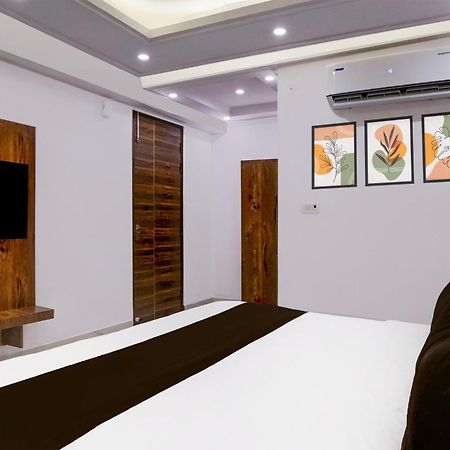 Townhouse Hotel Grand Emporio By Sbg Near Vaishali Metro Station 가지아바드 외부 사진