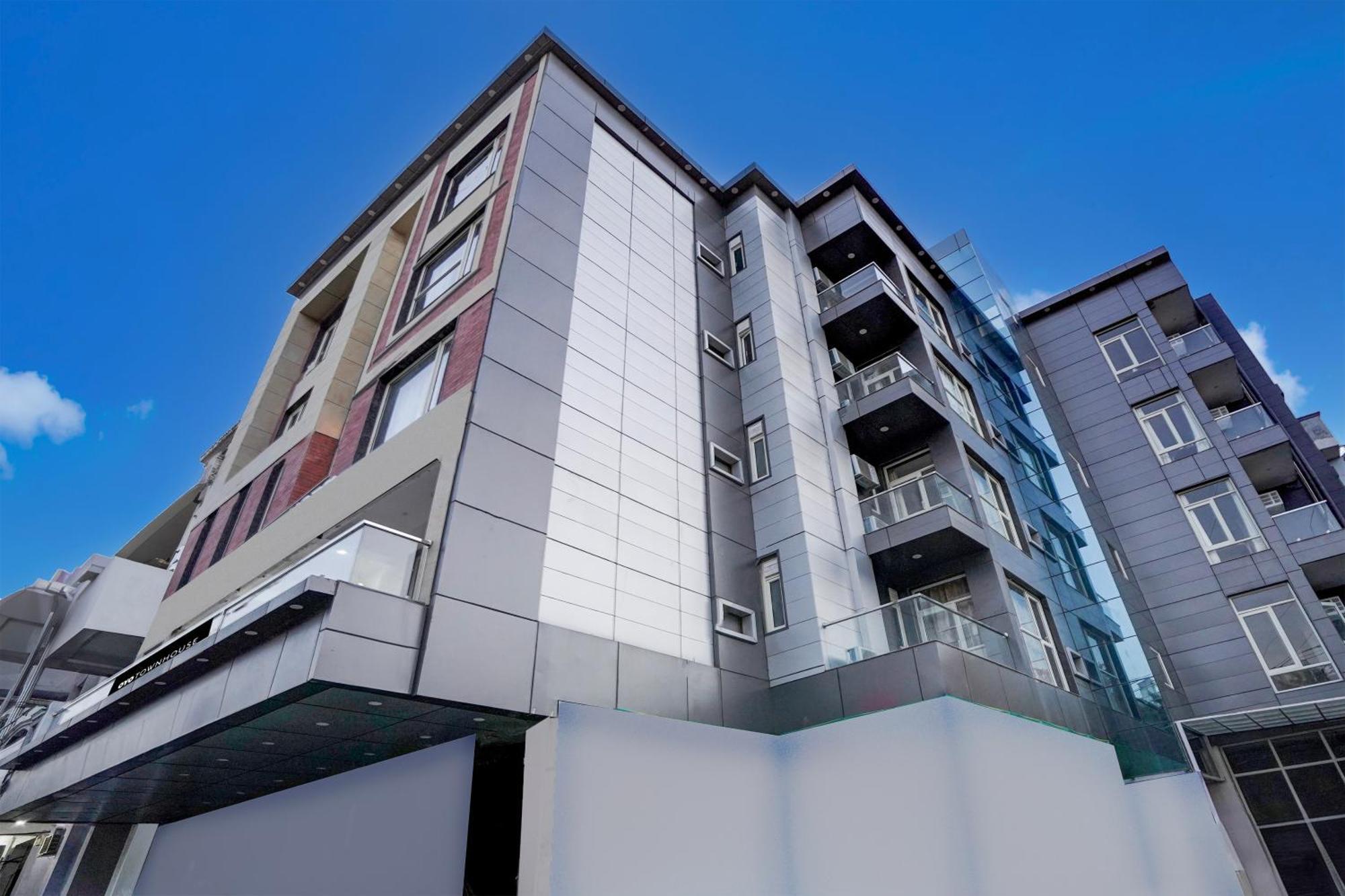 Townhouse Hotel Grand Emporio By Sbg Near Vaishali Metro Station 가지아바드 외부 사진