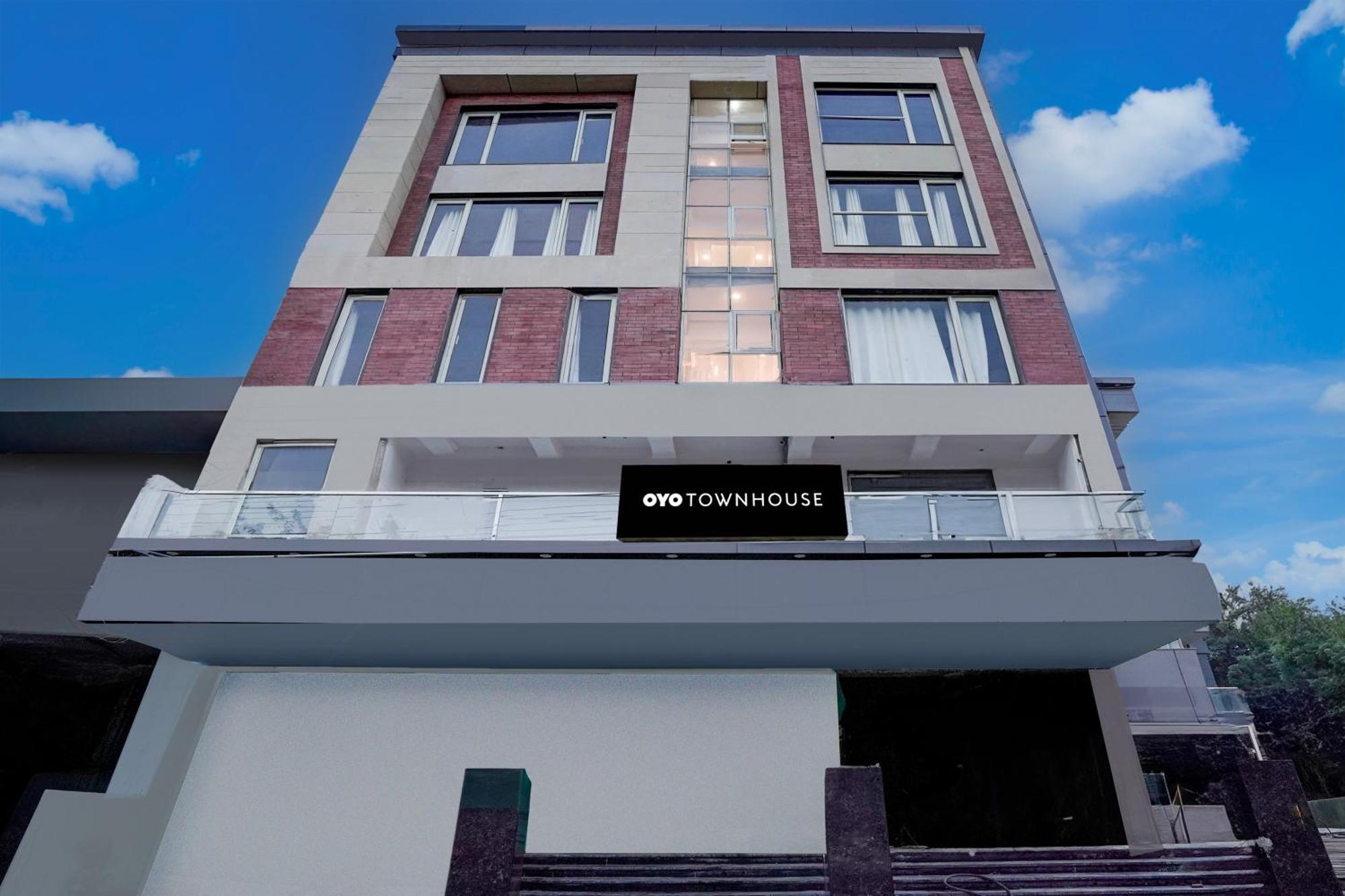 Townhouse Hotel Grand Emporio By Sbg Near Vaishali Metro Station 가지아바드 외부 사진