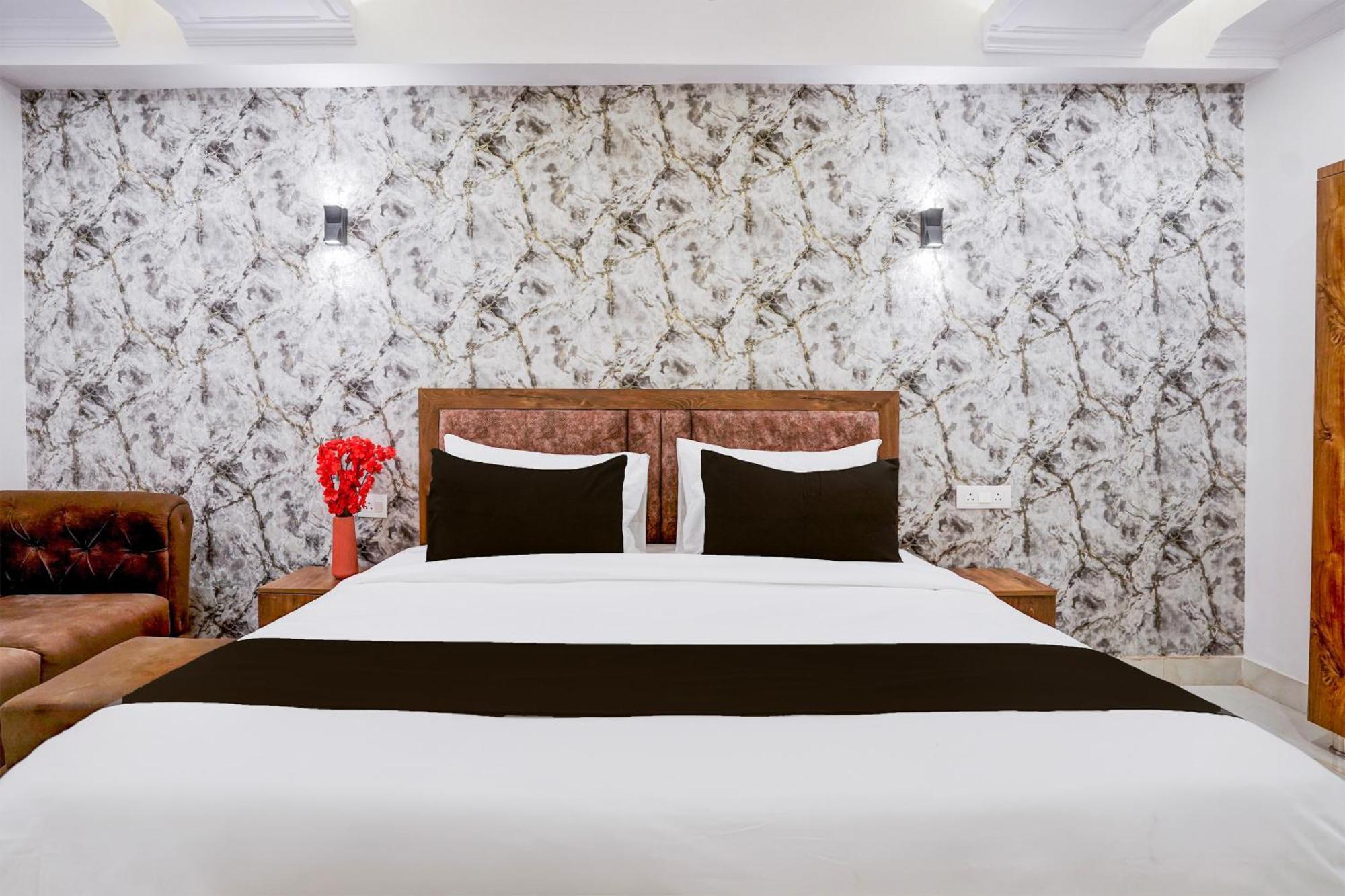 Townhouse Hotel Grand Emporio By Sbg Near Vaishali Metro Station 가지아바드 외부 사진
