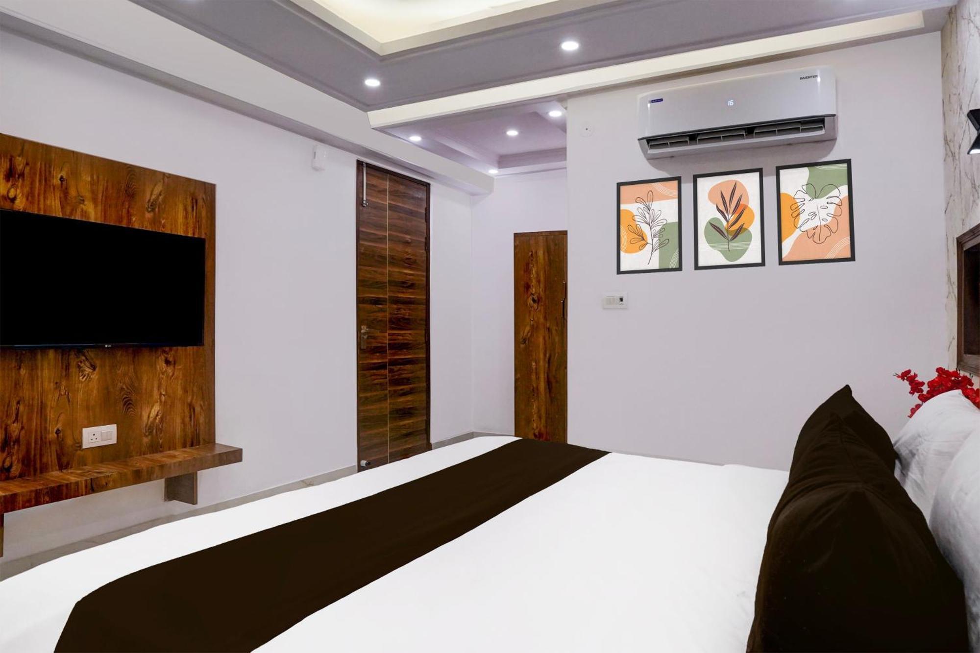 Townhouse Hotel Grand Emporio By Sbg Near Vaishali Metro Station 가지아바드 외부 사진