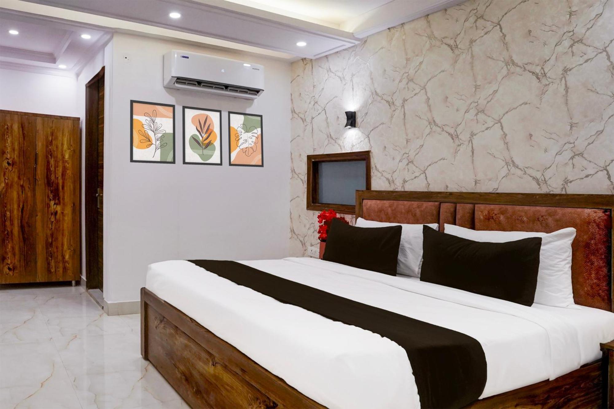 Townhouse Hotel Grand Emporio By Sbg Near Vaishali Metro Station 가지아바드 외부 사진