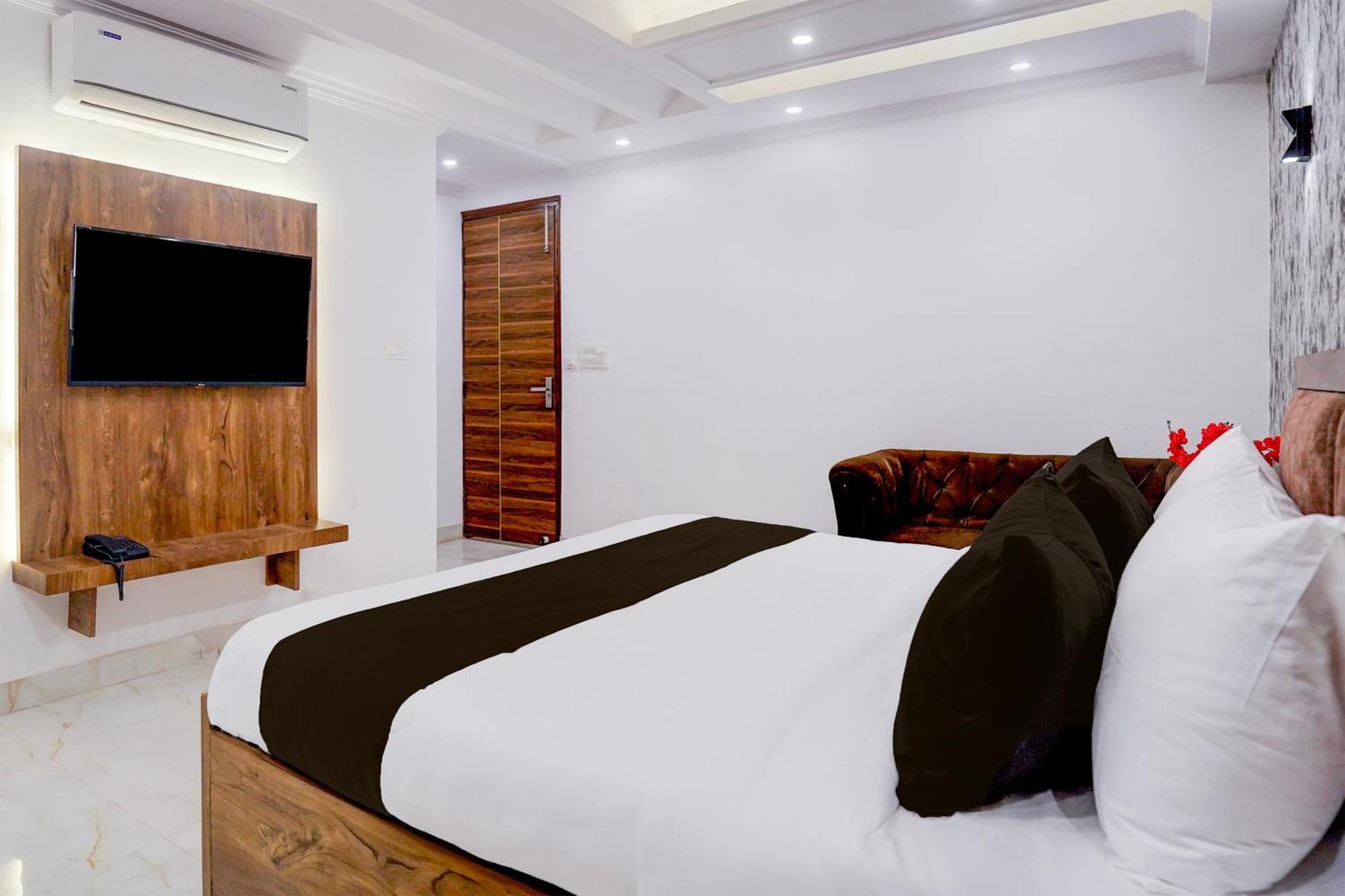Townhouse Hotel Grand Emporio By Sbg Near Vaishali Metro Station 가지아바드 외부 사진