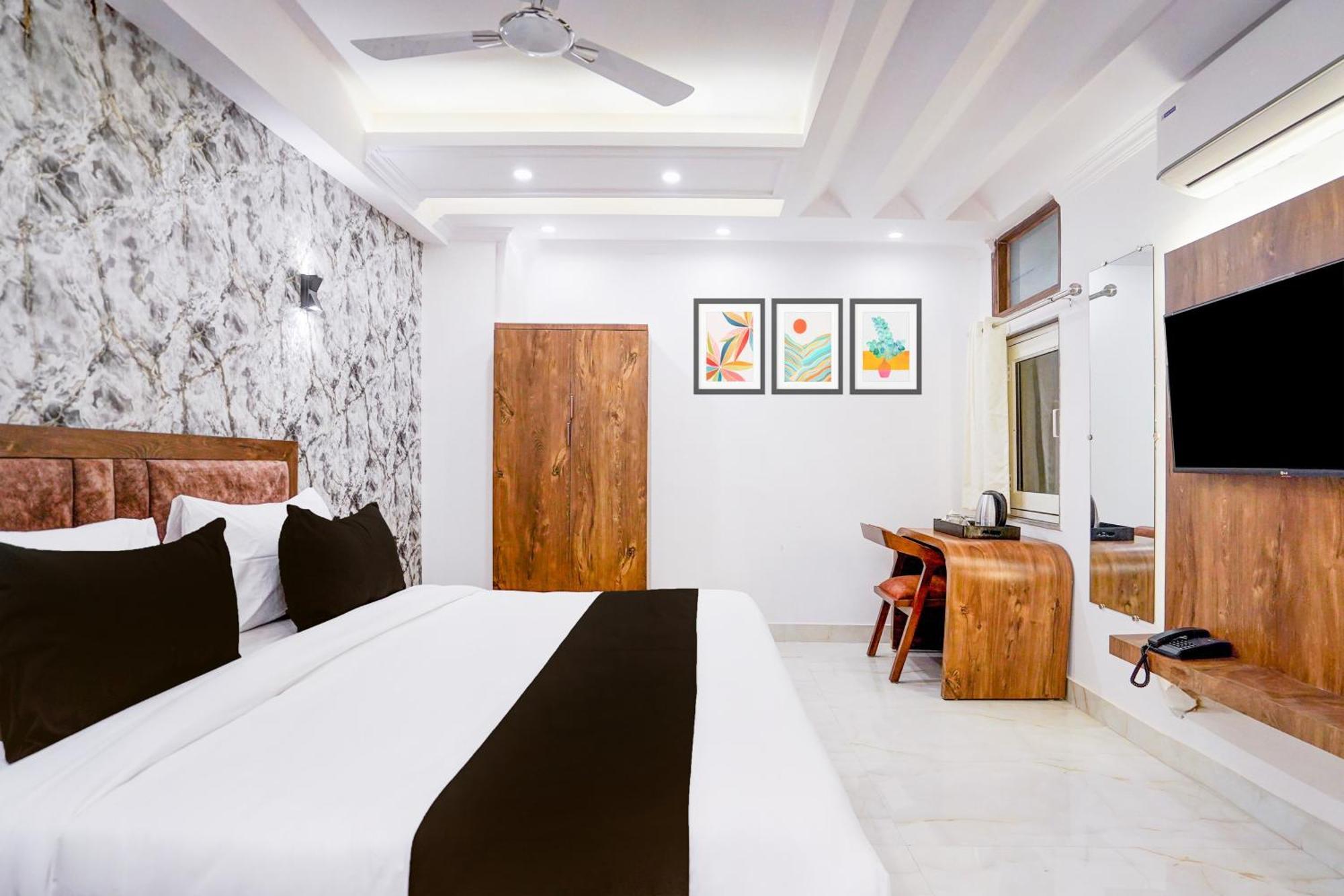 Townhouse Hotel Grand Emporio By Sbg Near Vaishali Metro Station 가지아바드 외부 사진