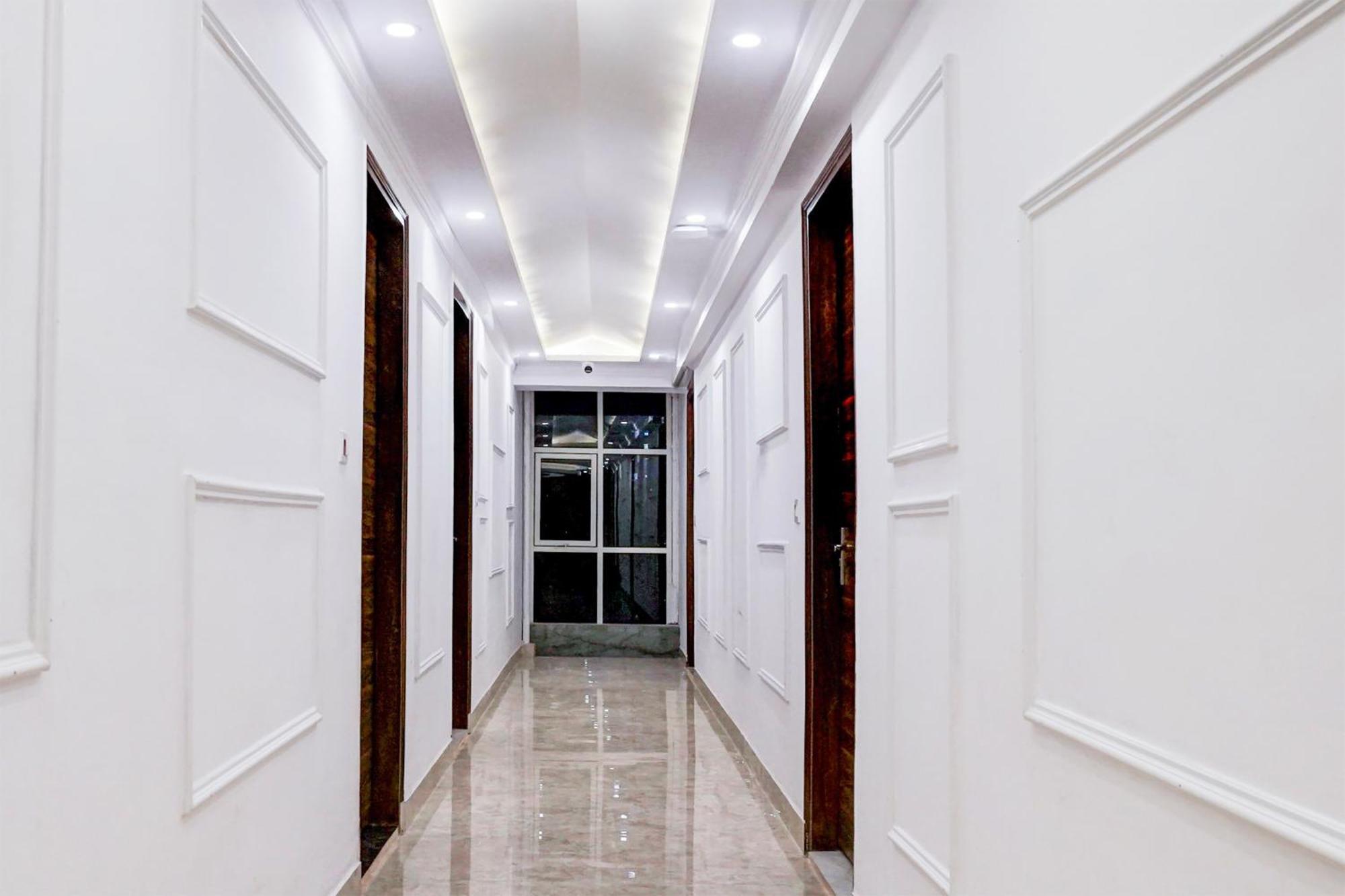 Townhouse Hotel Grand Emporio By Sbg Near Vaishali Metro Station 가지아바드 외부 사진