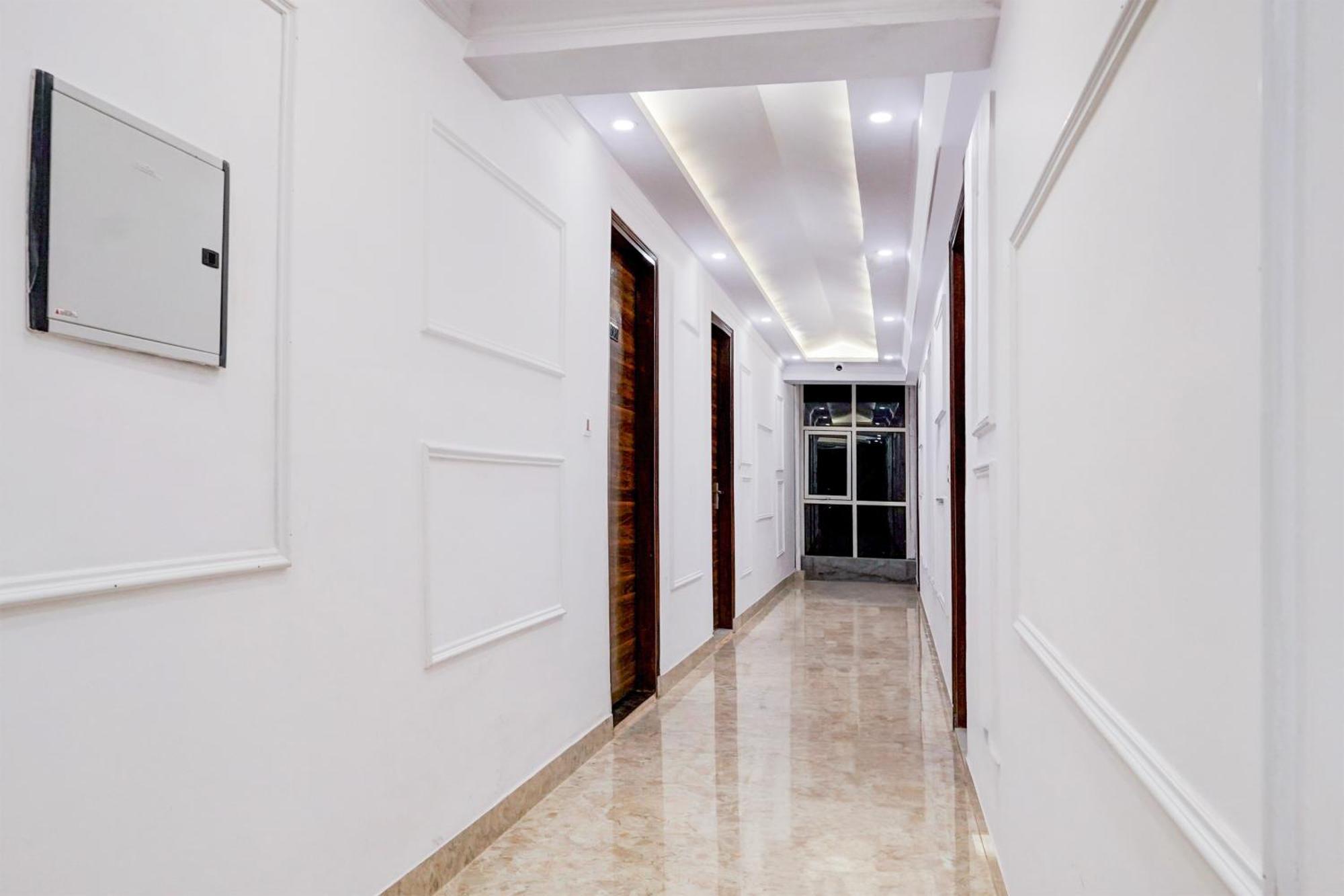 Townhouse Hotel Grand Emporio By Sbg Near Vaishali Metro Station 가지아바드 외부 사진
